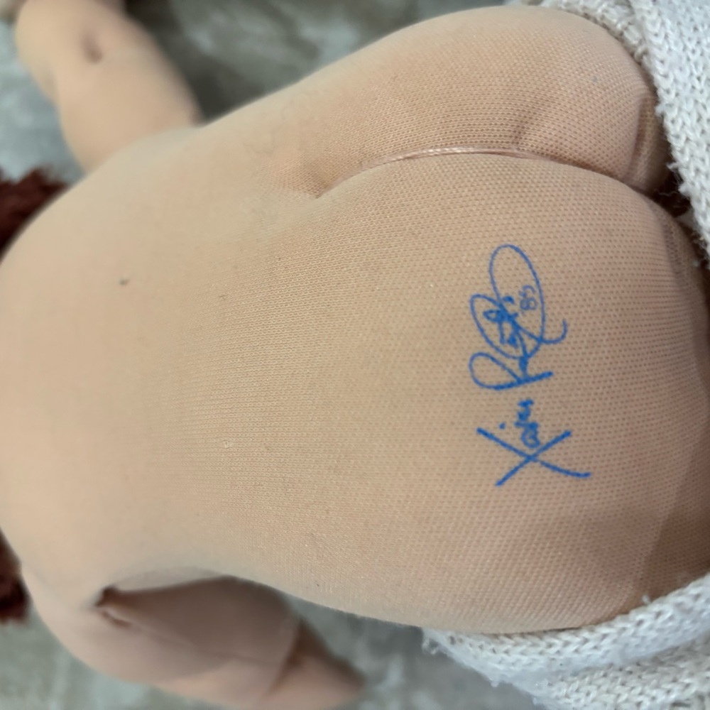 Set of two‎ Vintage 1985 Cabbage Patch Kid's Dolls (Xavier Roberts Signed) - Picture 8 of 10
